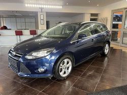 Atlantikblau metallic Gebraucht 2012 Ford Focus Champions Edition Kombi | 3.999 € (Guter Preis)