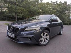 Blau Gebraucht 2016 Volvo V40 CC Summum Kombi | 16.200 € (Fairer Preis)
