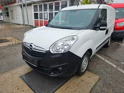 Weiß Gebraucht 2013 Opel Combo Van / Kleinbus | 3.999 € (Guter Preis)
