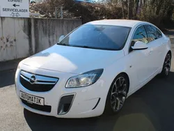 Weiß Gebraucht 2011 Opel Insignia OPC Limousine | 8.900 € (Fairer Preis)