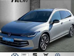 Oyster silver metallic Neu 2025 VW Golf VIII Life Kombi | 36.580 € (Fairer Preis)