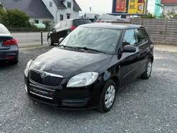 Schwarz Gebraucht 2009 Skoda Fabia Classic Kleinwagen | 1.990 € (Fairer Preis)