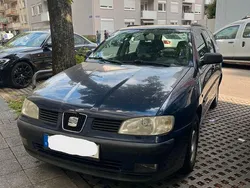 Blau Gebraucht 2001 Seat Cordoba Kombi | 555 €