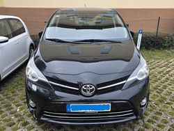 Schwarz Gebraucht 2015 Toyota Verso Skyview Edition Van / Kleinbus | 8.500 € (Fairer Preis)