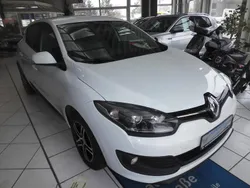 Weiß Gebraucht 2015 Renault Mégane III Authentique | 9.600 € (Fairer Preis)