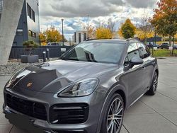 Grau Gebraucht 2020 Porsche Cayenne SUV | 65.000 € (Etwas zu teuer)