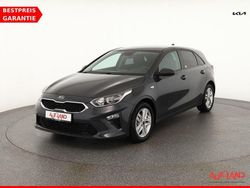 Grau Gebraucht 2020 Kia Ceed Edition 7 Kleinwagen | 16.990 € (Teuer)