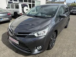 Grau Gebraucht 2017 Toyota Verso Edition-S Van / Kleinbus | 14.750 € (Fairer Preis)