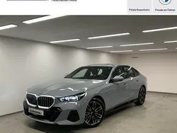 M brooklyn grau Gebraucht 2024 BMW 520 M Sport Limousine | 54.450 € (Teuer)