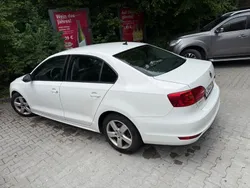 Weiß Gebraucht 2012 VW Jetta Comfortline Limousine | 8.500 € (Fairer Preis)