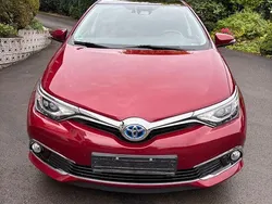 Rot Gebraucht 2017 Toyota Auris Touring Sports Style Kombi | 16.000 € (Guter Preis)