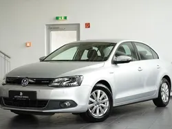 Reflexsilber Gebraucht 2013 VW Jetta Hybrid Limousine | 11.990 €
