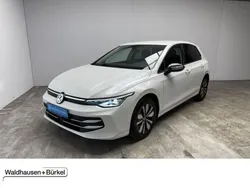 Weiß Gebraucht 2024 VW Golf VIII Goal Limousine | 32.200 € (Superpreis)