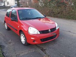 Rot Gebraucht 2011 Renault Clio II Campus Limousine | 3.200 € (Fairer Preis)