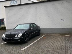 Schwarz Gebraucht 2005 Mercedes E220 Limousine | 3.000 € (Fairer Preis)