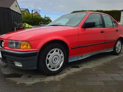 Rot Gebraucht 1991 BMW 318 Limousine | 2.900 €