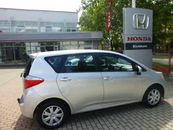 Silber Gebraucht 2011 Toyota Verso-S Life Van / Kleinbus | 5.790 € (Fairer Preis)