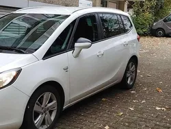 Gebraucht 2016 Opel Zafira Tourer Edition Van / Kleinbus | 8.250 € (Fairer Preis)