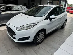 Weiß Gebraucht 2017 Ford Fiesta Trend Kleinwagen | 7.450 € (Etwas zu teuer)
