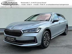 Aluminiumsilber metallic Gebraucht 2024 Skoda Superb Selection Kombi | 38.990 € (Teuer)
