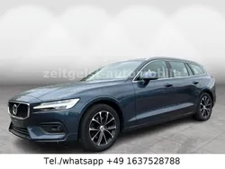 Blau Gebraucht 2020 Volvo V60 Momentum Kombi | 19.585 € (Guter Preis)