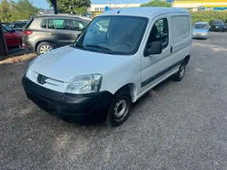 Weiß Gebraucht 2011 Peugeot Partner Van / Kleinbus | 2.900 € (Superpreis)
