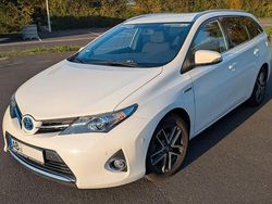 Weiß Gebraucht 2015 Toyota Auris Touring Sports Kombi | 14.700 € (Fairer Preis)