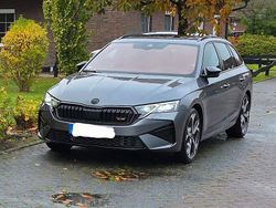 Grau Gebraucht 2025 Skoda Octavia RS Kombi | 37.500 € (Superpreis)