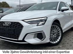 Weiß Gebraucht 2022 Audi A3 Sportback Ambiente Limousine | 23.998 € (Superpreis)