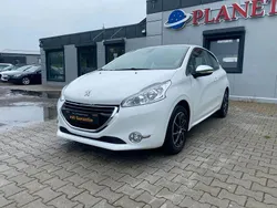 Weiß Gebraucht 2015 Peugeot 208 Allure Kleinwagen | 6.399 € (Fairer Preis)