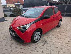 Rot Gebraucht 2021 Toyota Aygo Kleinwagen | 10.999 € (Fairer Preis)