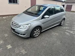 Silber Gebraucht 2005 Mercedes B200 Van / Kleinbus | 4.999 € (Fairer Preis)