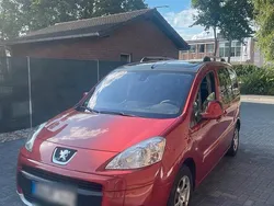 Rot Gebraucht 2009 Peugeot Partner Tepee Van / Kleinbus | 3.950 € (Teuer)