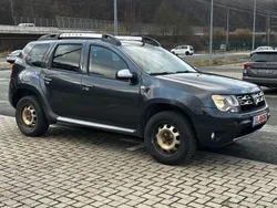 Grau Gebraucht 2014 Dacia Duster Lauréate SUV | 6.599 € (Fairer Preis)