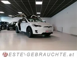 Weiß Gebraucht 2016 Tesla Model X SUV | 39.819 € (Teuer)