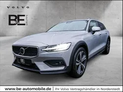 Silber Gebraucht 2024 Volvo V60 CC Plus Kombi | 42.950 € (Superpreis)