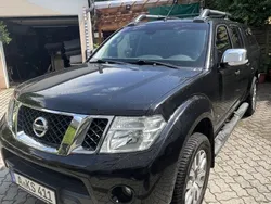 Schwarz Gebraucht 2014 Nissan Navara Abholung | 11.500 € (Guter Preis)