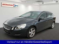 Grau Gebraucht 2012 Volvo V60 Momentum Kombi | 4.999 € (Superpreis)