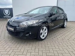 Perlmuttschwarz Gebraucht 2009 Renault Mégane III Dynamique Limousine | 3.900 € (Etwas zu teuer)