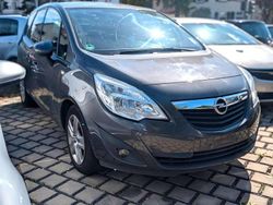 Grau Gebraucht 2011 Opel Meriva Design Edition Van / Kleinbus | 4.490 € (Fairer Preis)