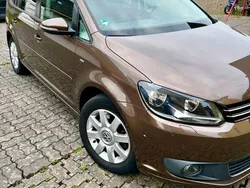Braun Gebraucht 2015 VW Touran Cup Van / Kleinbus | 14.899 € (Etwas zu teuer)