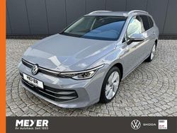 Mondsteingrau Gebraucht 2024 VW Golf VIII Style Kombi | 30.890 € (Fairer Preis)