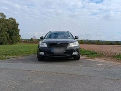 Schwarz Gebraucht 2011 Skoda Octavia Elegance Kombi | 5.555 € (Guter Preis)
