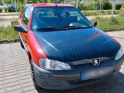 Rot Gebraucht 1998 Peugeot 106 Kleinwagen | 900 €