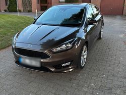 Braun Gebraucht 2017 Ford Focus Titanium Limousine | 10.900 € (Fairer Preis)