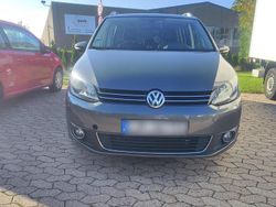 Grau Gebraucht 2011 VW Touran Van / Kleinbus | 6.900 € (Fairer Preis)