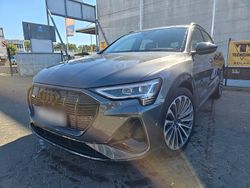 Grau Gebraucht 2022 Audi e-tron S-Line SUV | 33.900 € (Fairer Preis)
