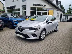 Grau Gebraucht 2021 Renault Clio V Intens Limousine | 13.890 € (Guter Preis)