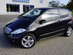 Schwarz Gebraucht 2007 Mercedes E200 Coupé | 2.299 € (Superpreis)