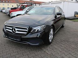 Schwarz (metallic) Gebraucht 2017 Mercedes E200 Avantgarde Kombi | 17.999 € (Fairer Preis)